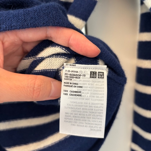 Ines de La Fressange x UNIQLO 100% Cashmere Crewneck Sweater - Picture 3 of 4